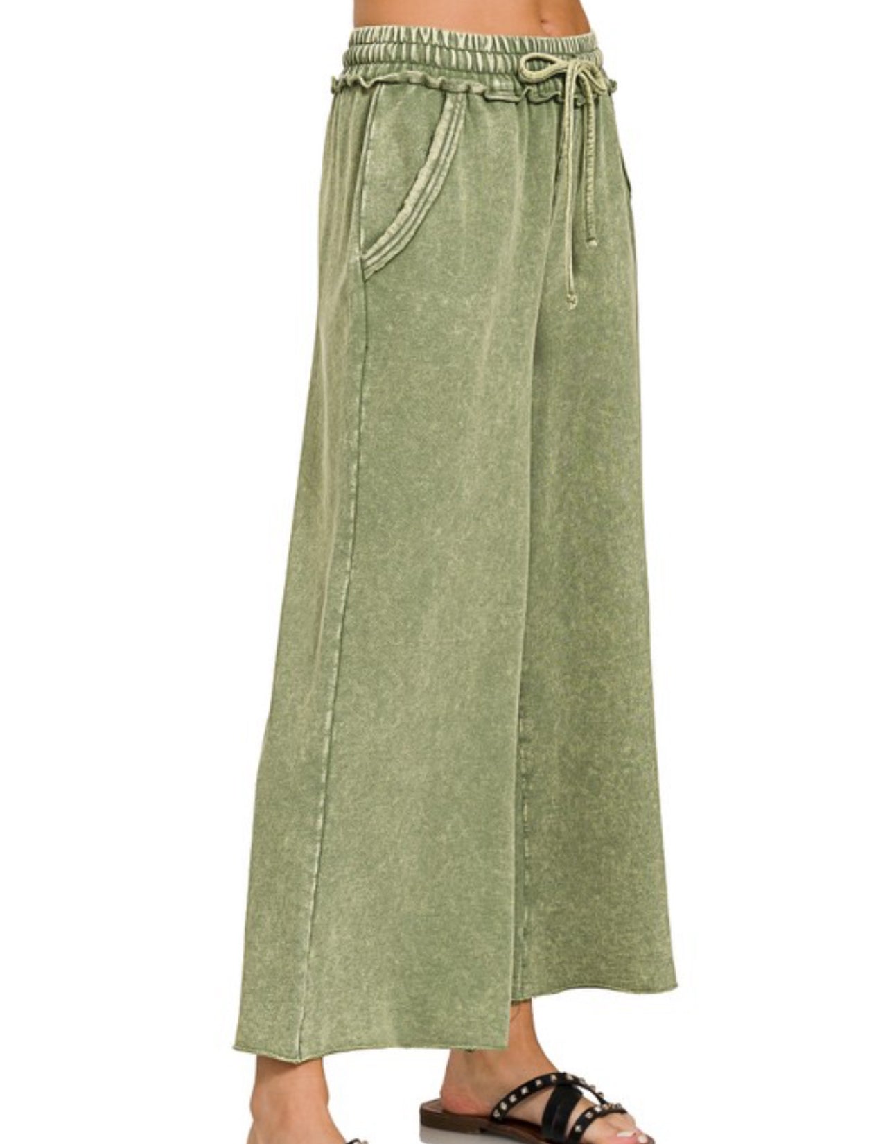 STEP ASIDE CROPPED PANTS