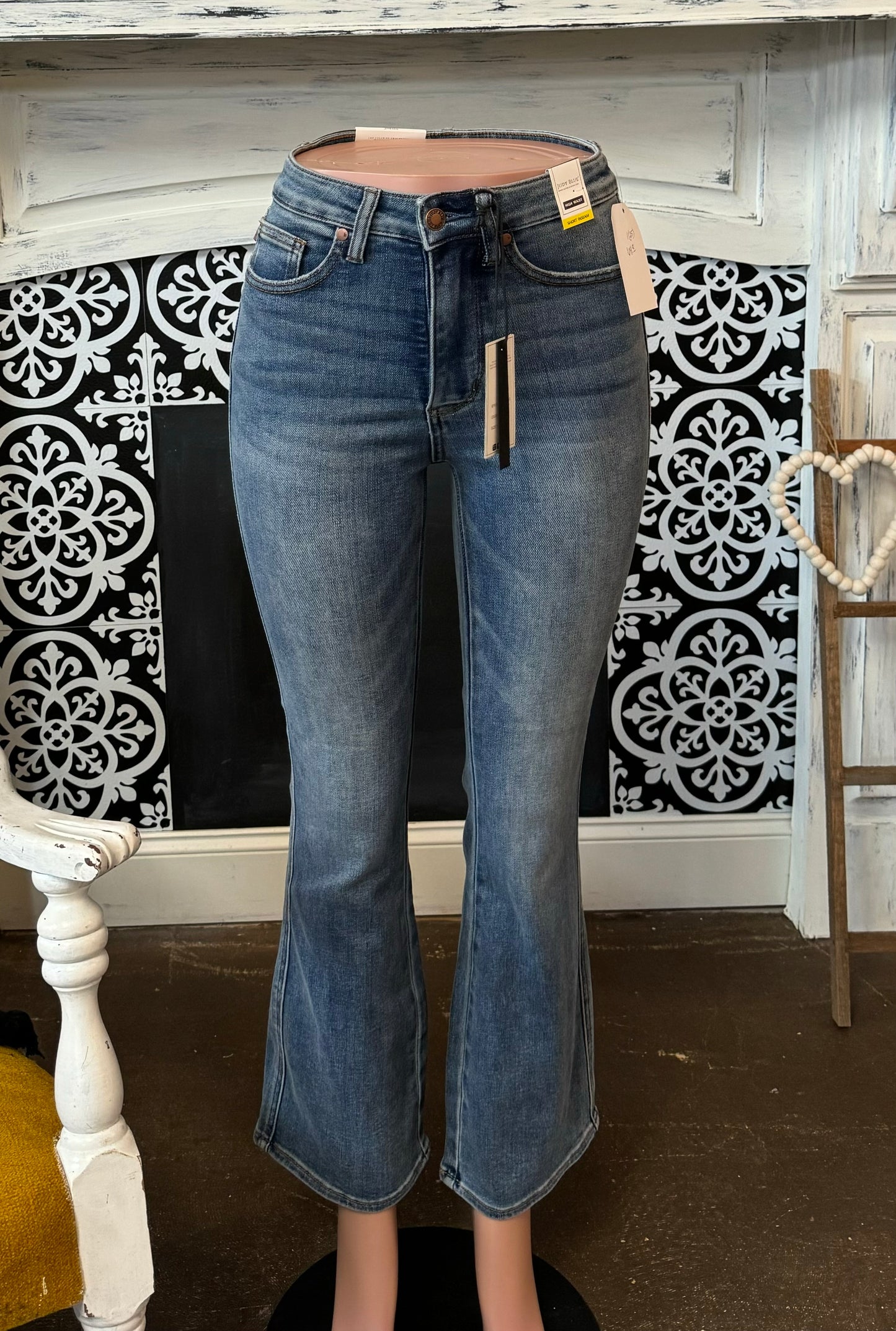 JUDY BLUE SHORT BOOTCUT JEANS