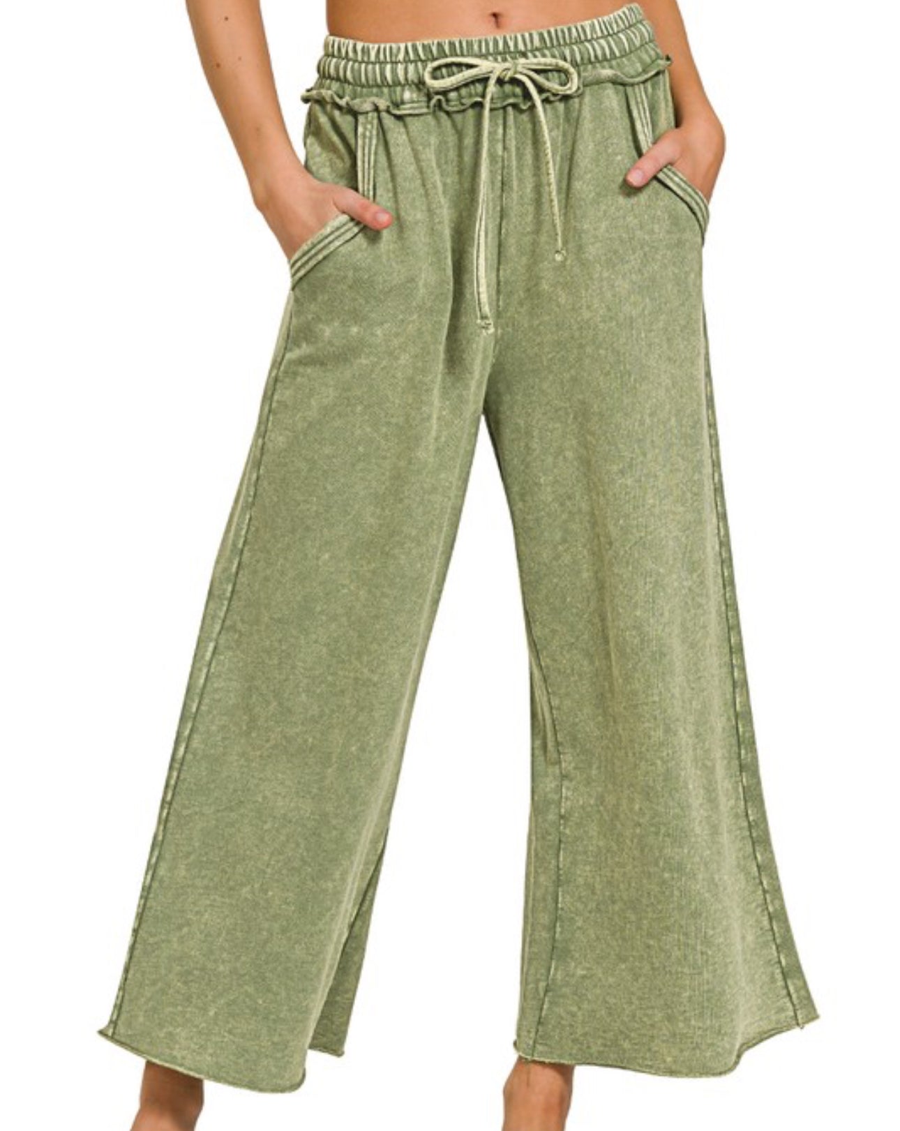 STEP ASIDE CROPPED PANTS