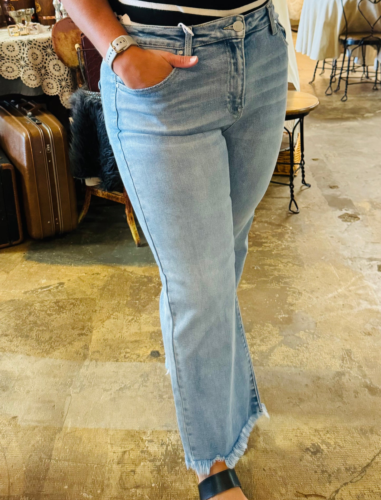 TAYLOR CROP STRAIGHT JEANS