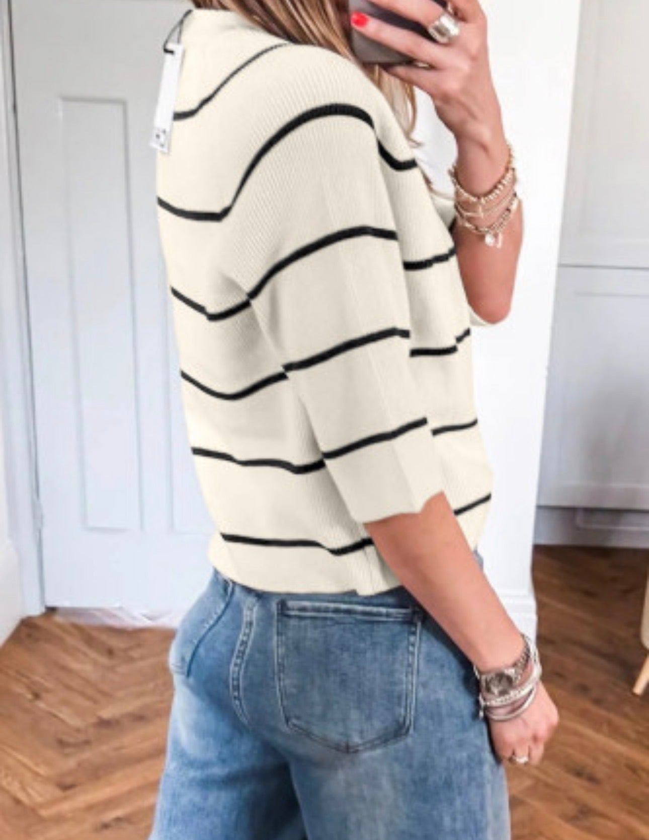 BLACK AND WHITE SWEATER TOP