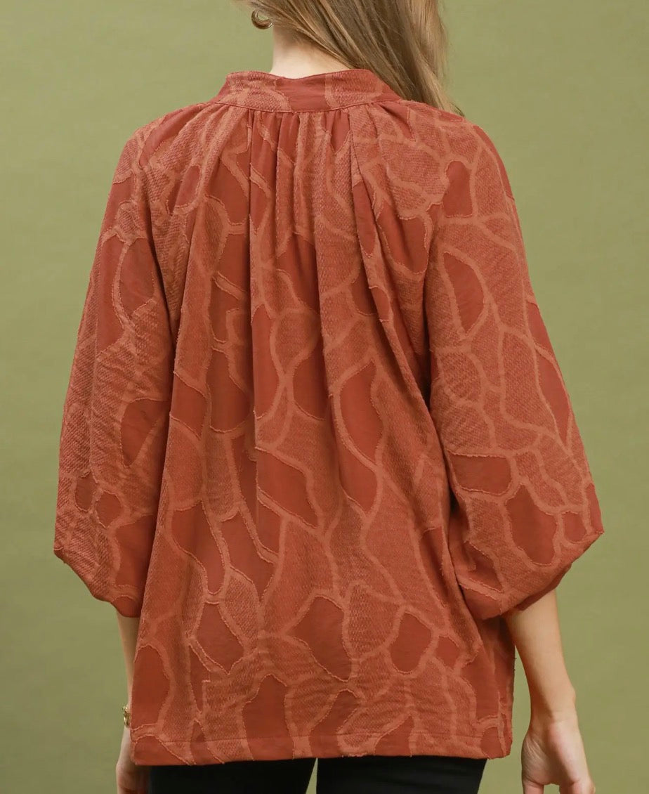 AUBURN FLORAL TEXTURED TOP