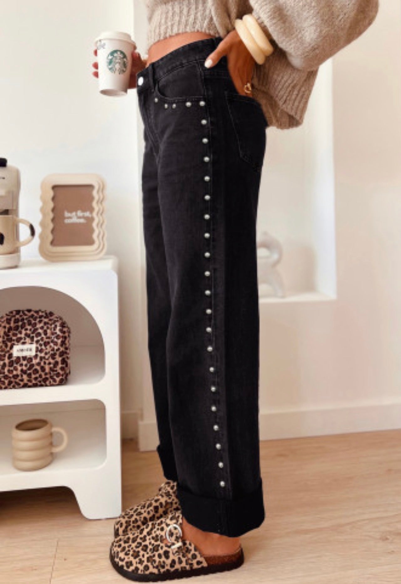 BLACK STUDDED JEANS