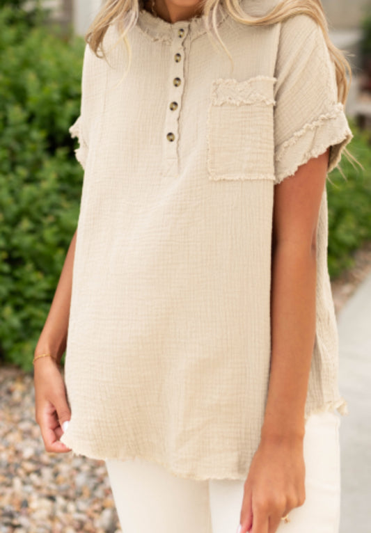 ROOTED ESSENTIAL CREAM TOP