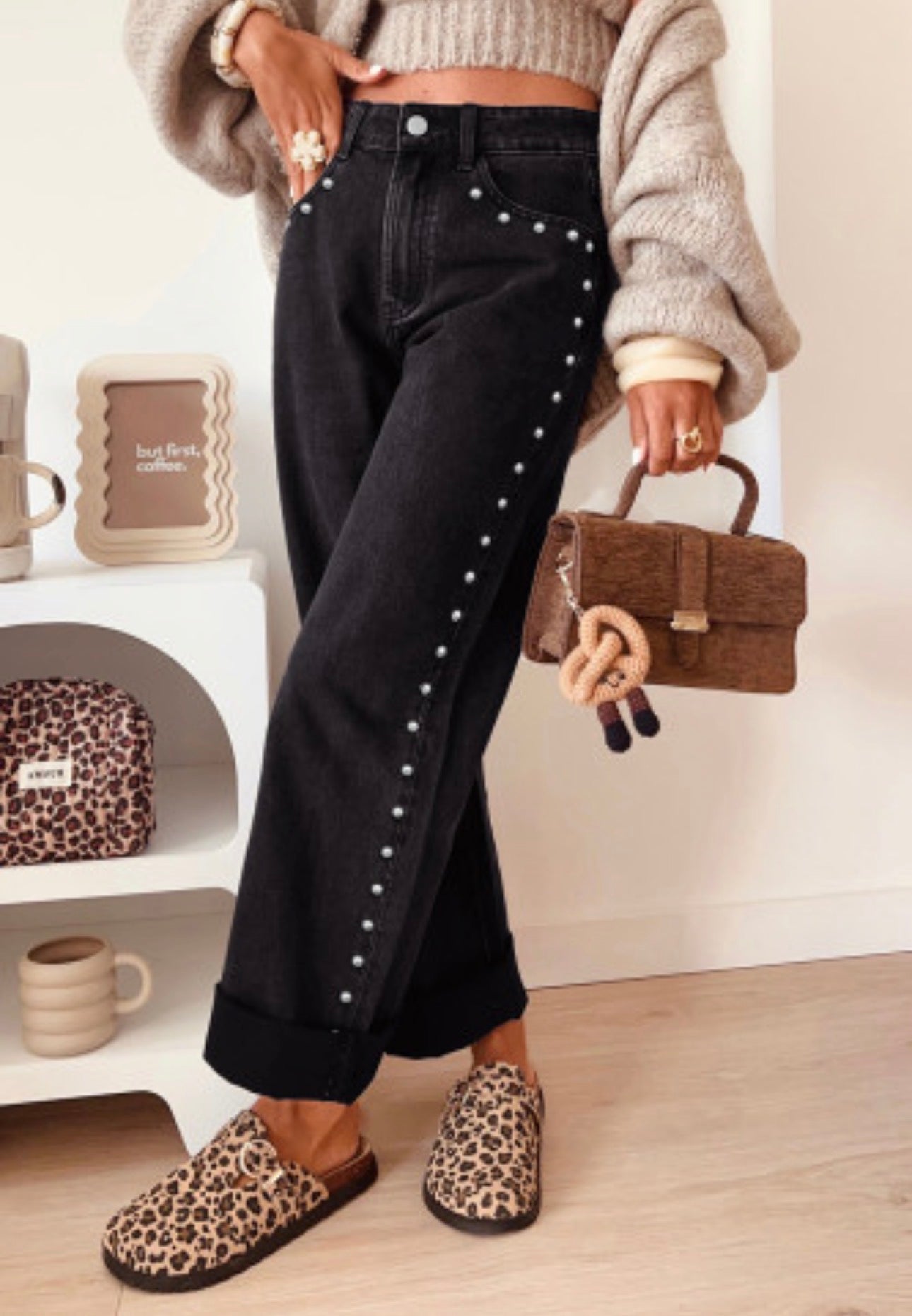 BLACK STUDDED JEANS