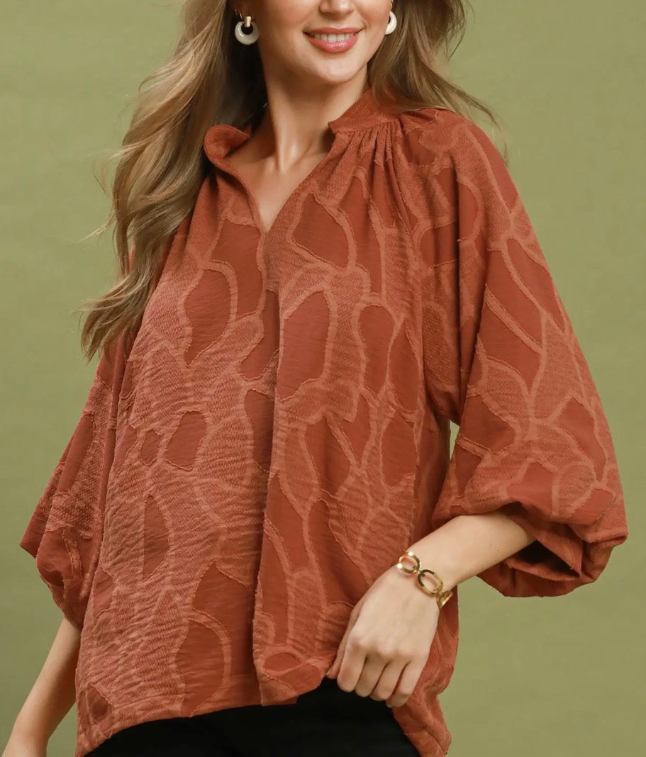 AUBURN FLORAL TEXTURED TOP